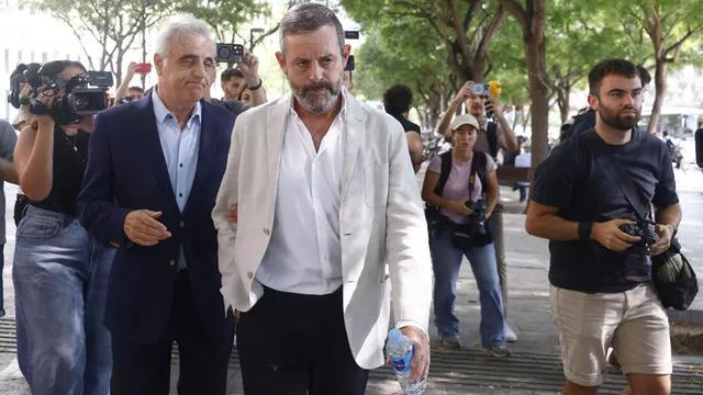 生了一次激, 万欧元的收 生了一次激, 万欧元的收